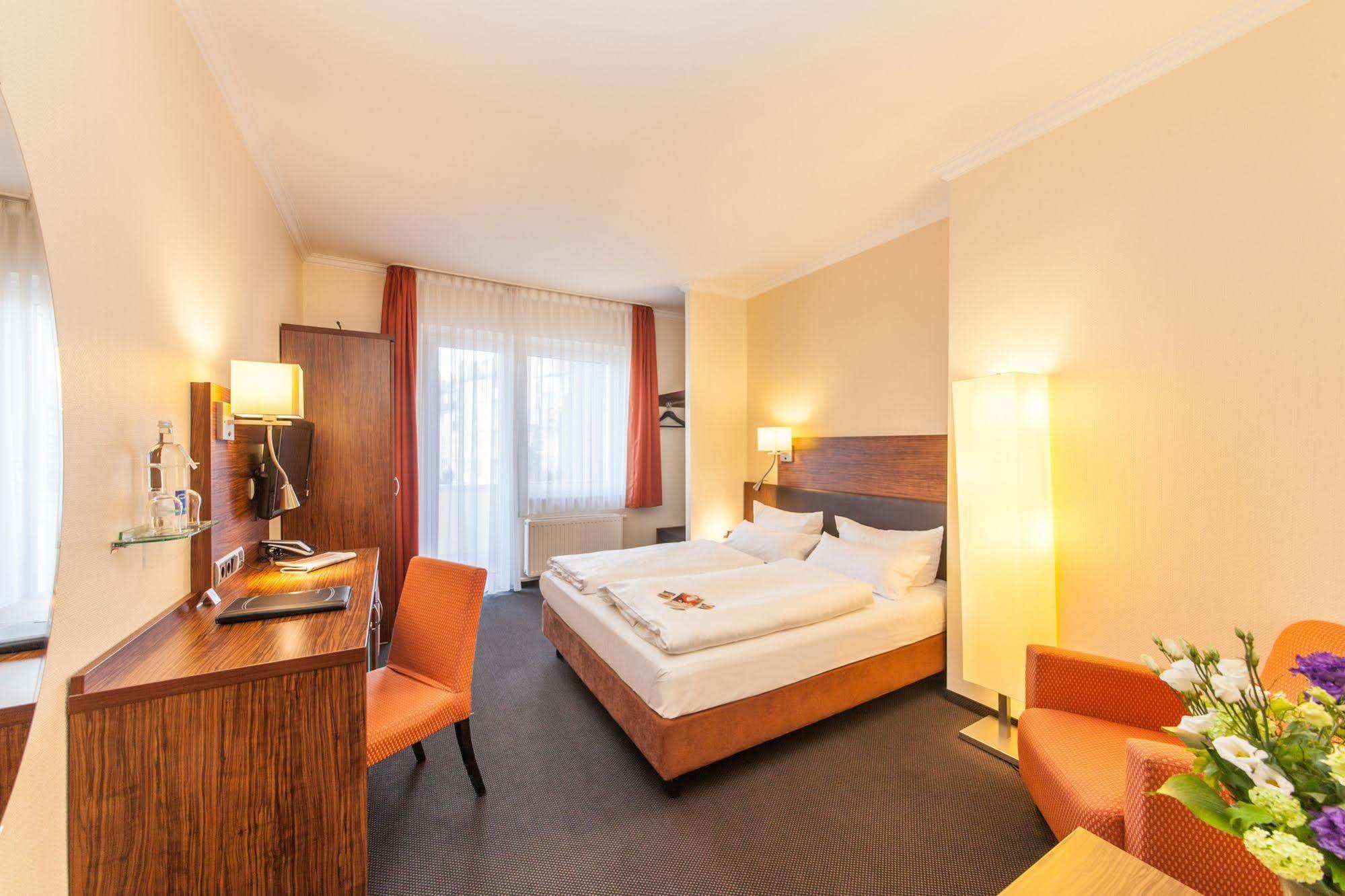 Hotel Flora Duesseldorf Extérieur photo